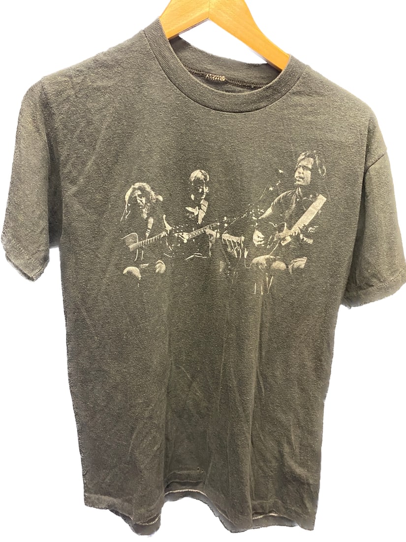 1980's Vintage Grateful Dead Concert T-Shirt: Original vintage shirt from a true Deadhead who attended each concert. As shown