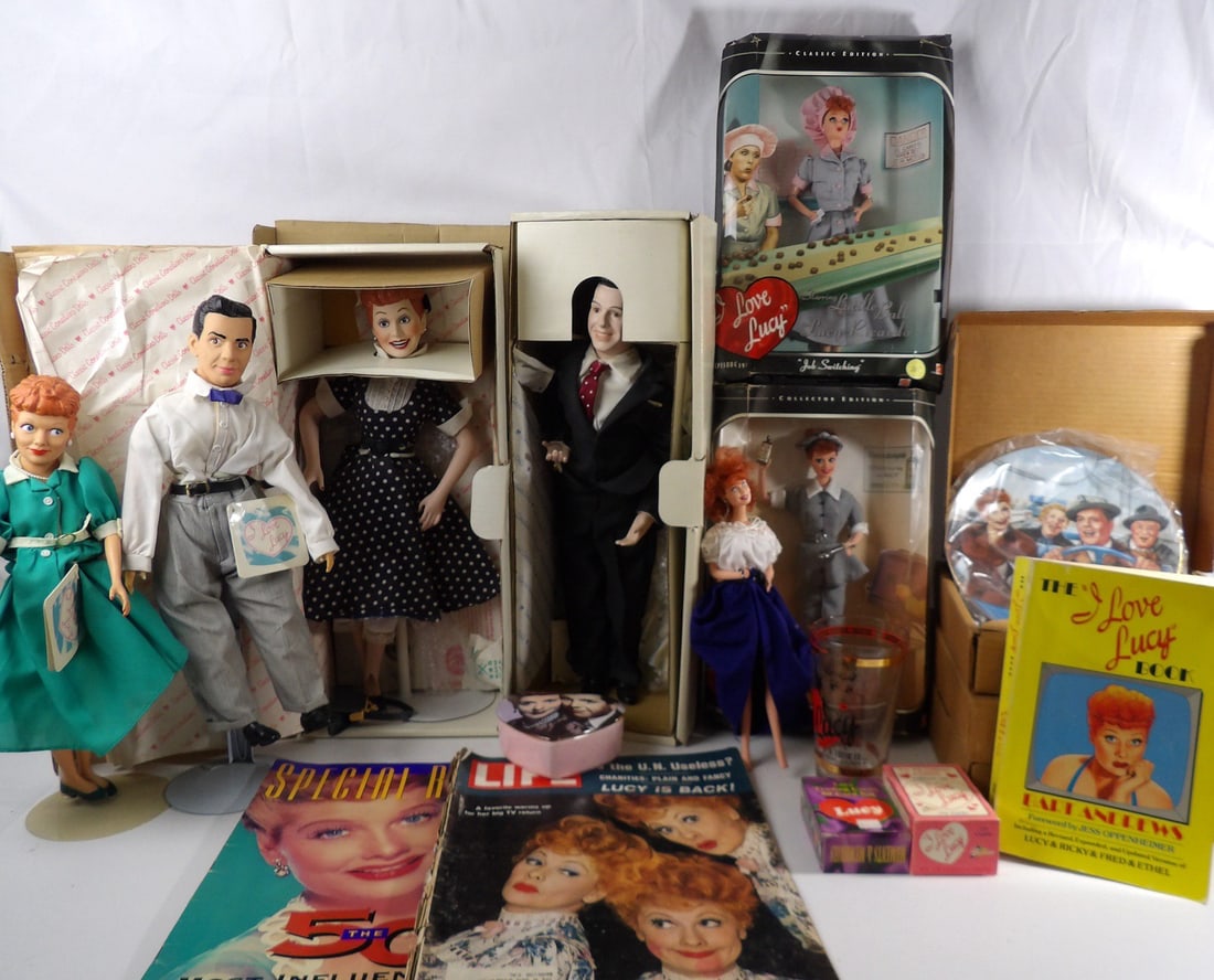 Instant i Love Lucy Collection: Features Plates/Dolls and Many other collector Items. Please note the damage to the doll leg in the polka dot dress. Boxes are not perfect and show sign of wear.