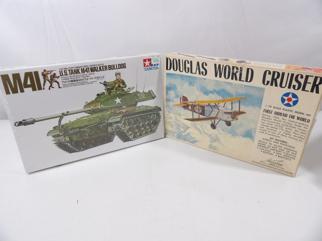 Lot of M41 Walker Bulldog Tank and Douglas World Cruiser Models (1 of 8)