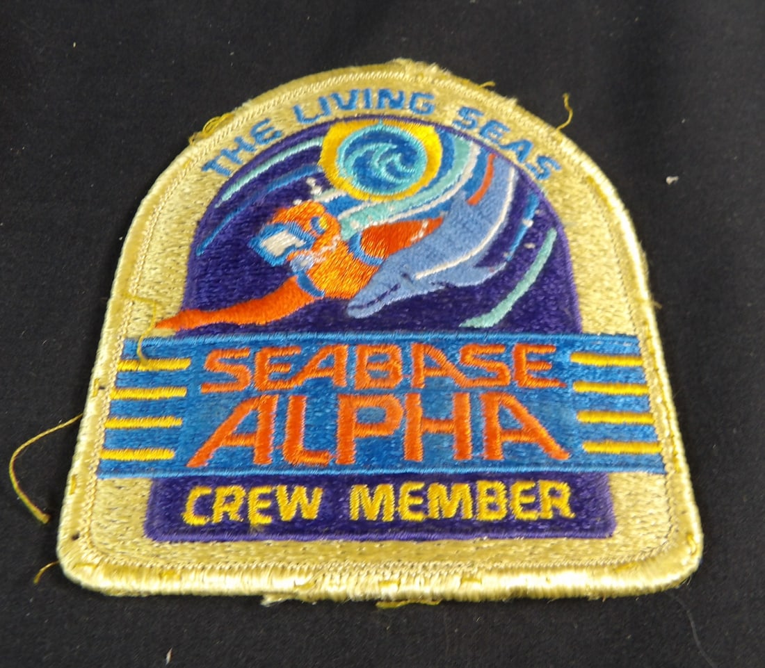 Original 1987 Walt Disney Epcot Centers The living Seas Crew Patch - SIGNED (1 of 2)