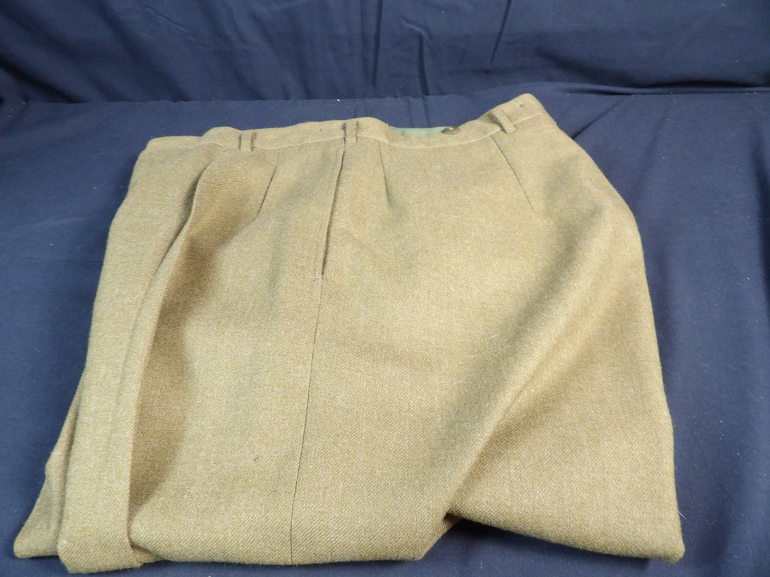 Named Chris Evans Captain America costume pants: Named, Disney pictures and Tv Inventory marked tags.