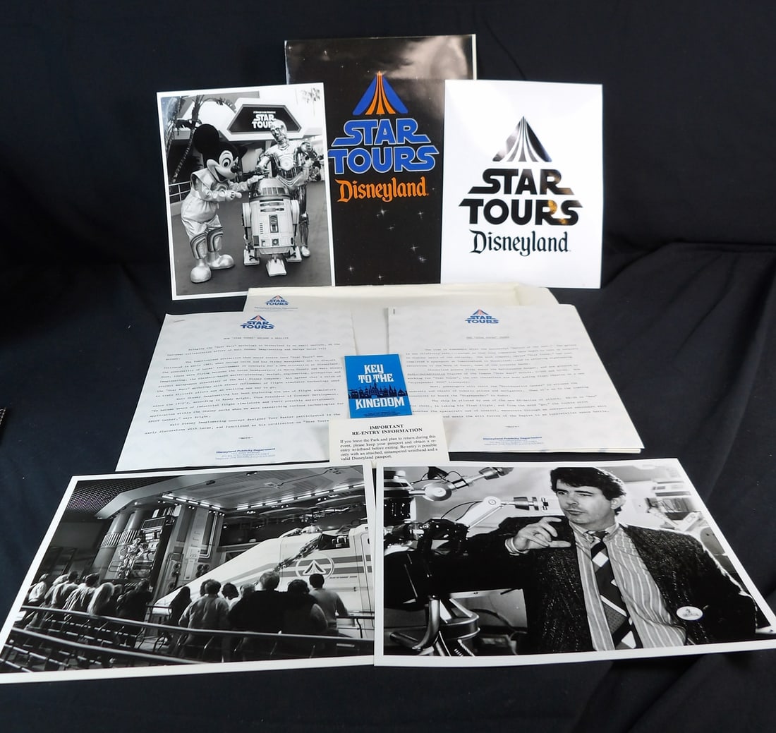 1987 Walt Disneyland Star Wars Star tours Premiere press kit. (1 of 11)
