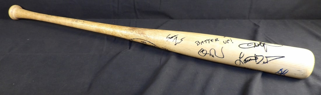 Incredible Cast signed baseball bat from the award winning 2009 film Inglourious Basterds (1 of 19)