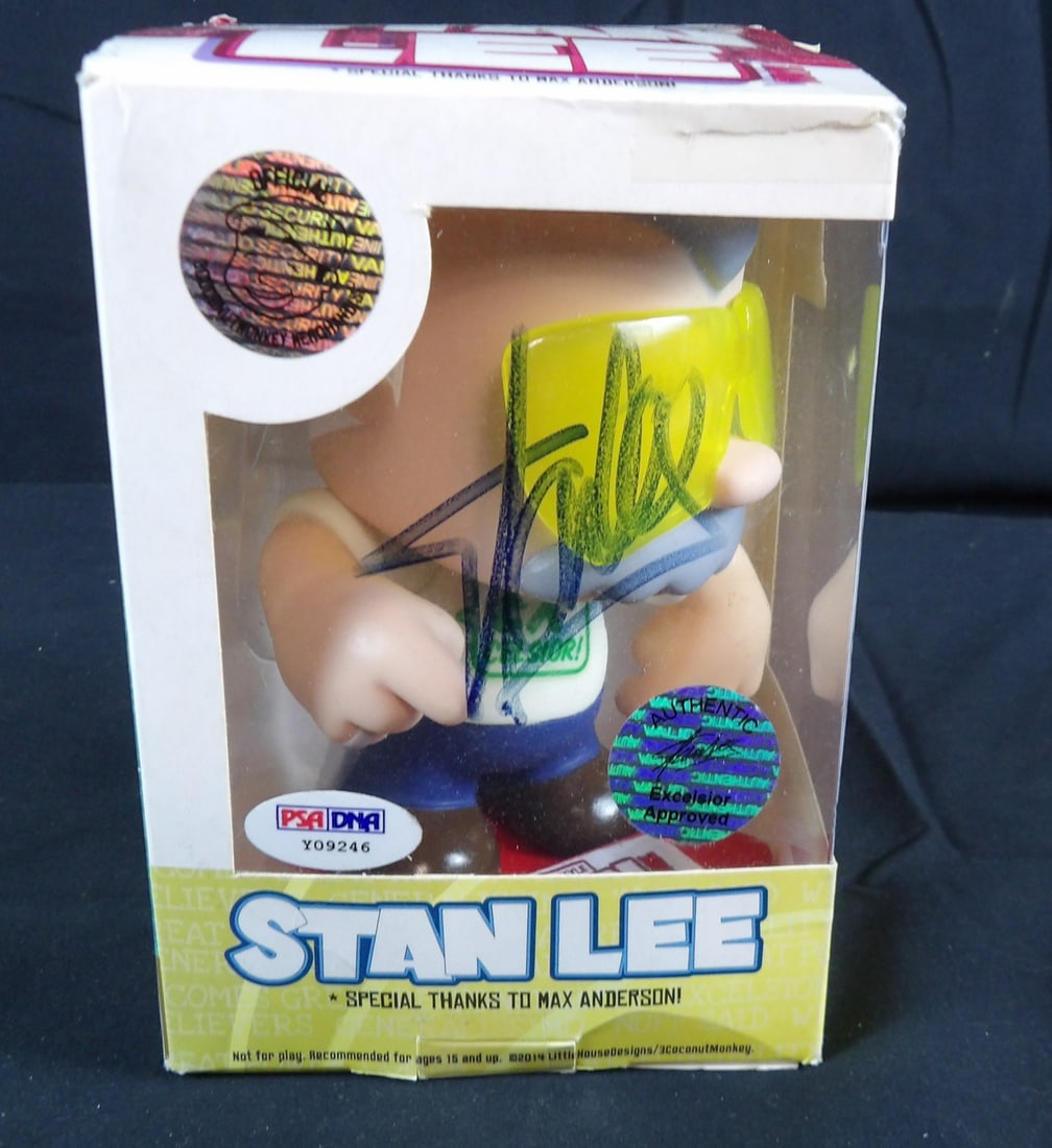 PSA Certified Stan Lee Autograph Funko Pop: Box shows wear. Autograph is certified by Psa/Dna Y09256 and stan lee Excelsior Approved Seal