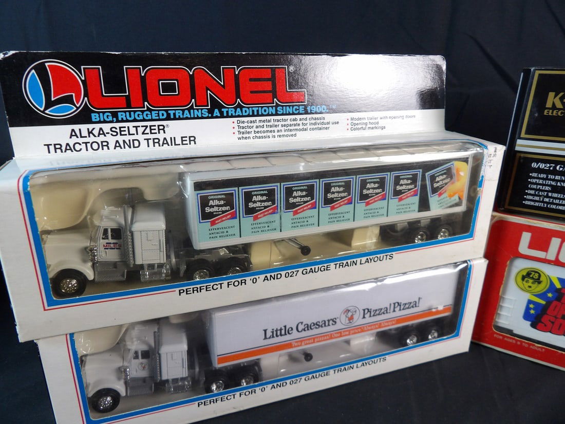 Vintage lot of O and 27 scale Lionel Train cars and Truck Tractors in box (1 of 9)