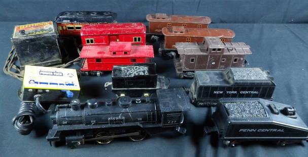 Lot of vintage American flyer and Marx pressed tin model trains: Nothing tested sold as is.