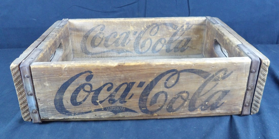 Early vintage Coca-Cola Bottle Crate with black lettering (1 of 7)