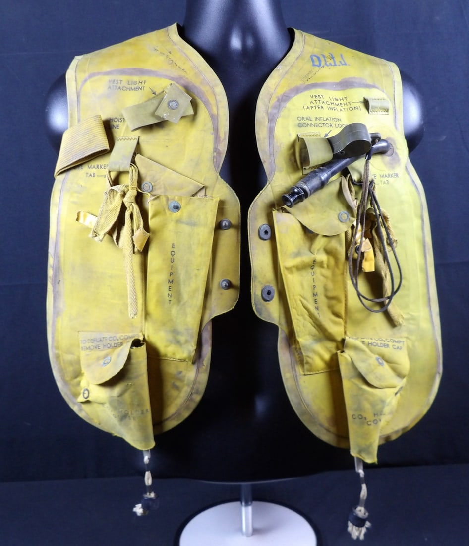 Named Us Navy Bauer Mark 2 Life floatation Vest (1 of 11)