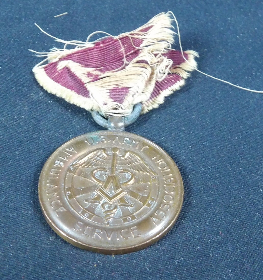 Rare WW1 WWI US Army Ambulance Service Association medal (1 of 4)