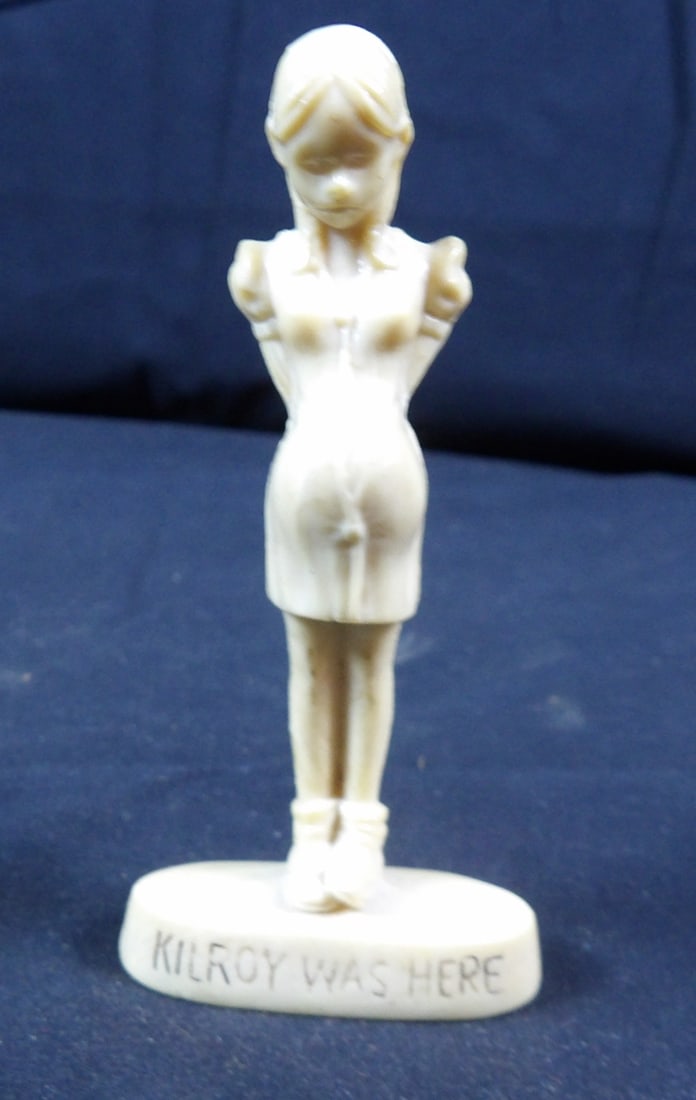 WW2 WWII Kilroy was here French Pregnant Girl Statue (1 of 6)