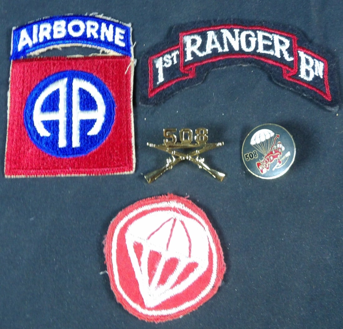 Post WW2 to modern airborne paratrooper insignia lot: As shown