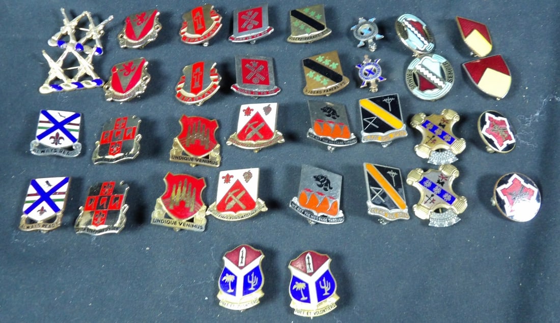 Lot of US matching Pinback PB DUi Di Pins.: 17 total sets