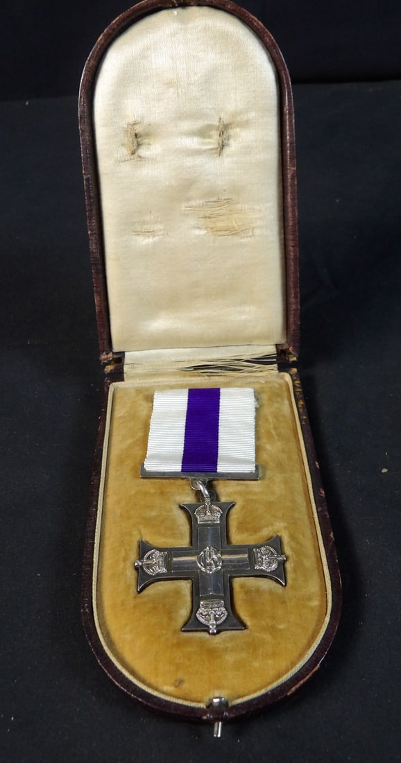 Rare British-Australian Military Cross for WW1 Service to the king and bravery (1 of 8)
