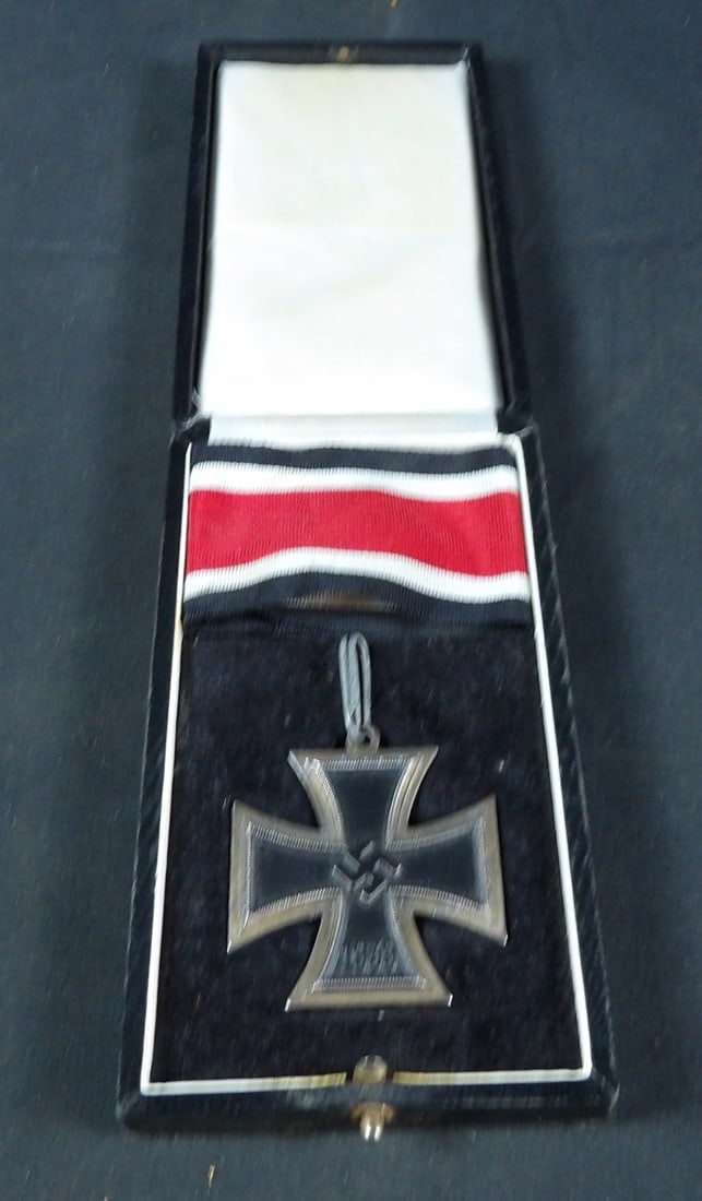 1960s made German Knights Cross in case (1 of 6)