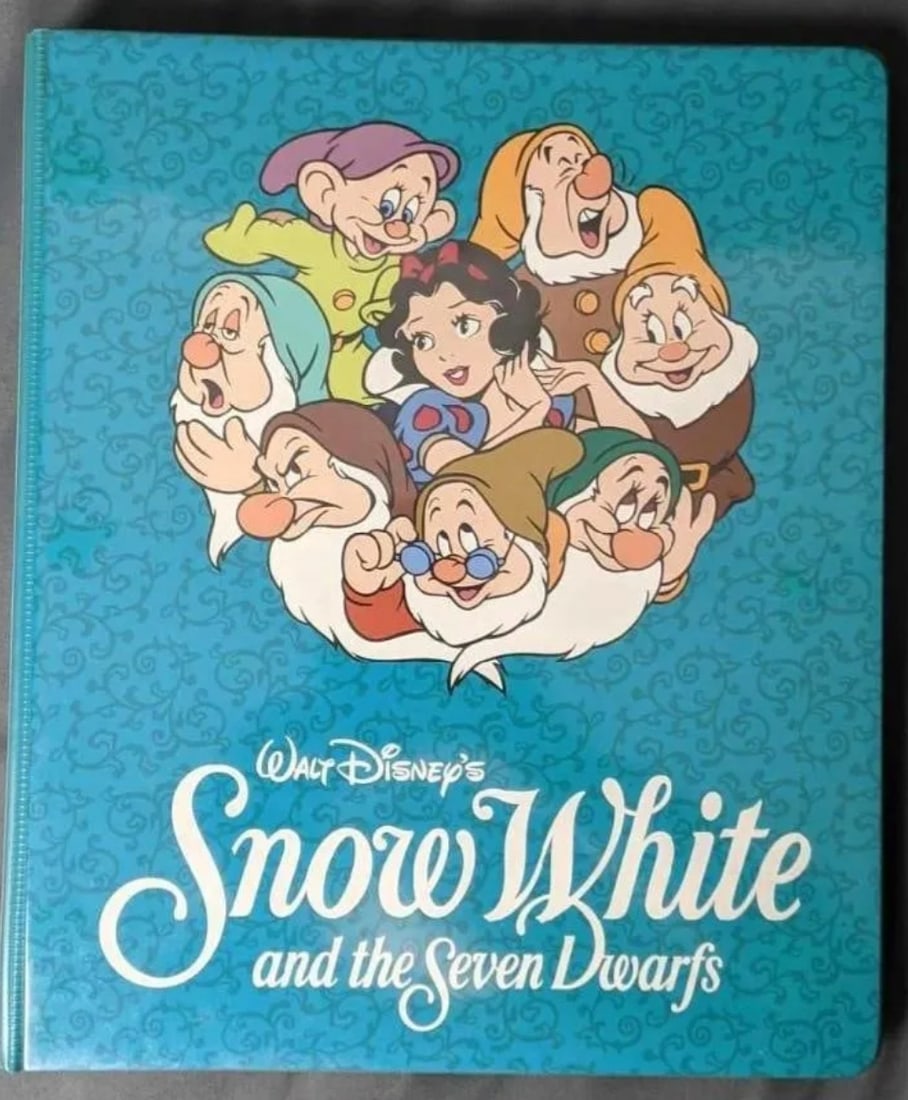Skybox Disney Snow White Card Binder (1 of 1)