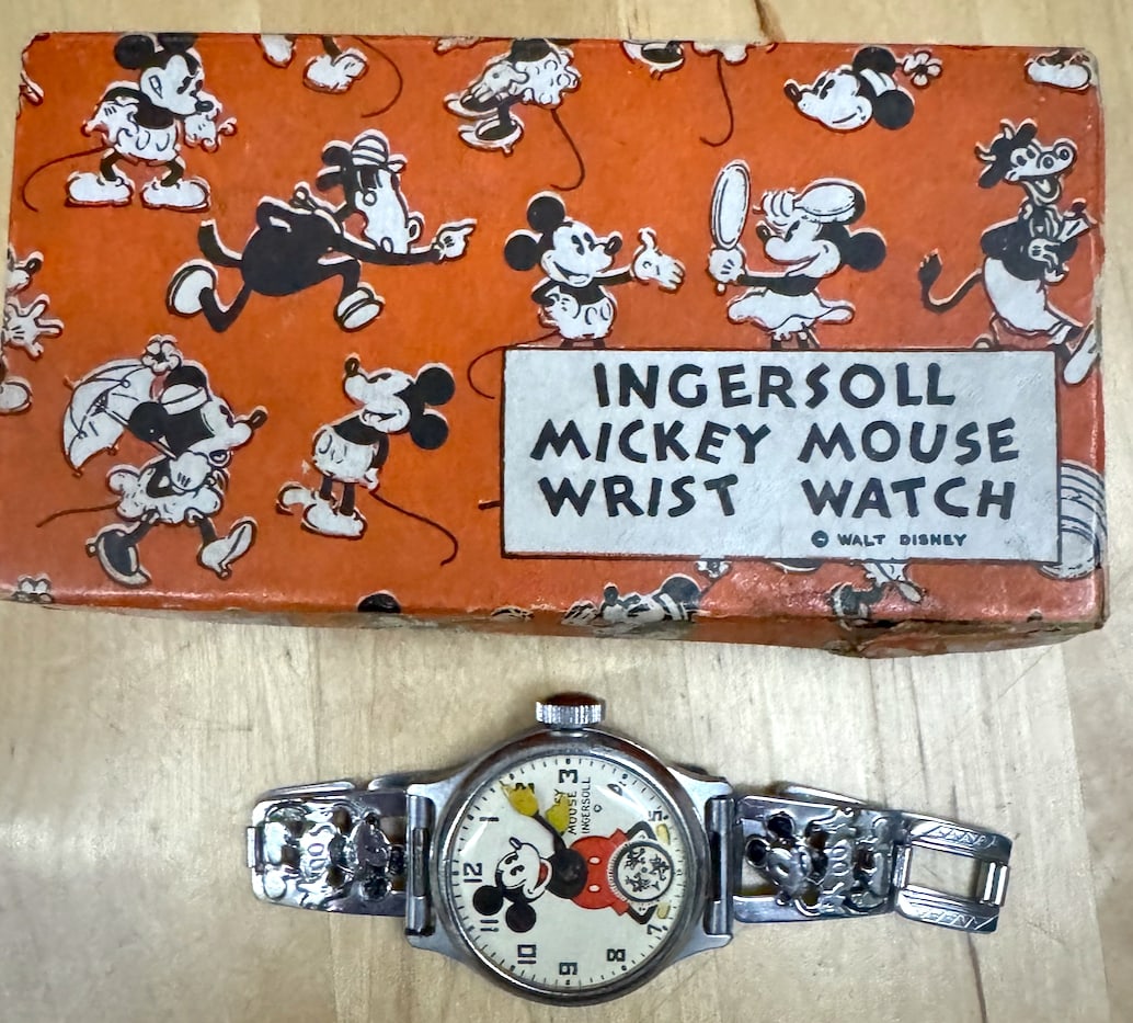 Ingersoll Mickey Mouse Watch with box (1 of 11)