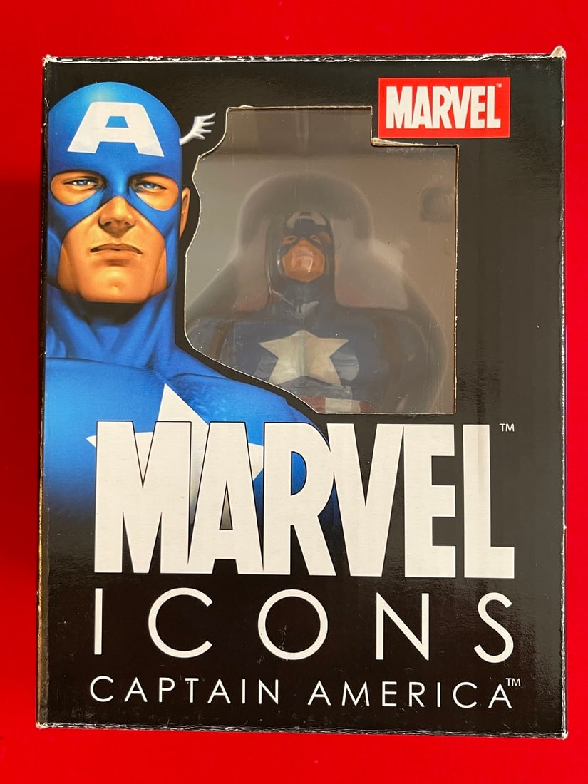 Marvel Icons Captain America Mini-Bust LE (1 of 2)