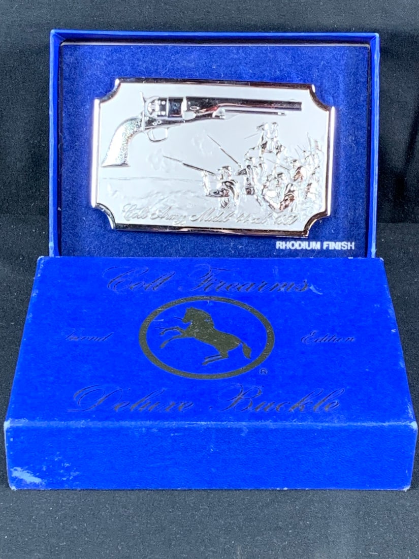 Colt firearms second edition collectors belt buckle in box (1 of 3)