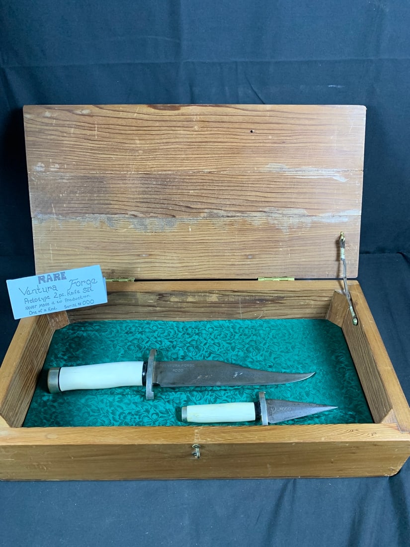 Rare one of a kind Ventura Forge Prototype Damascus 2 piece knife set (1 of 15)