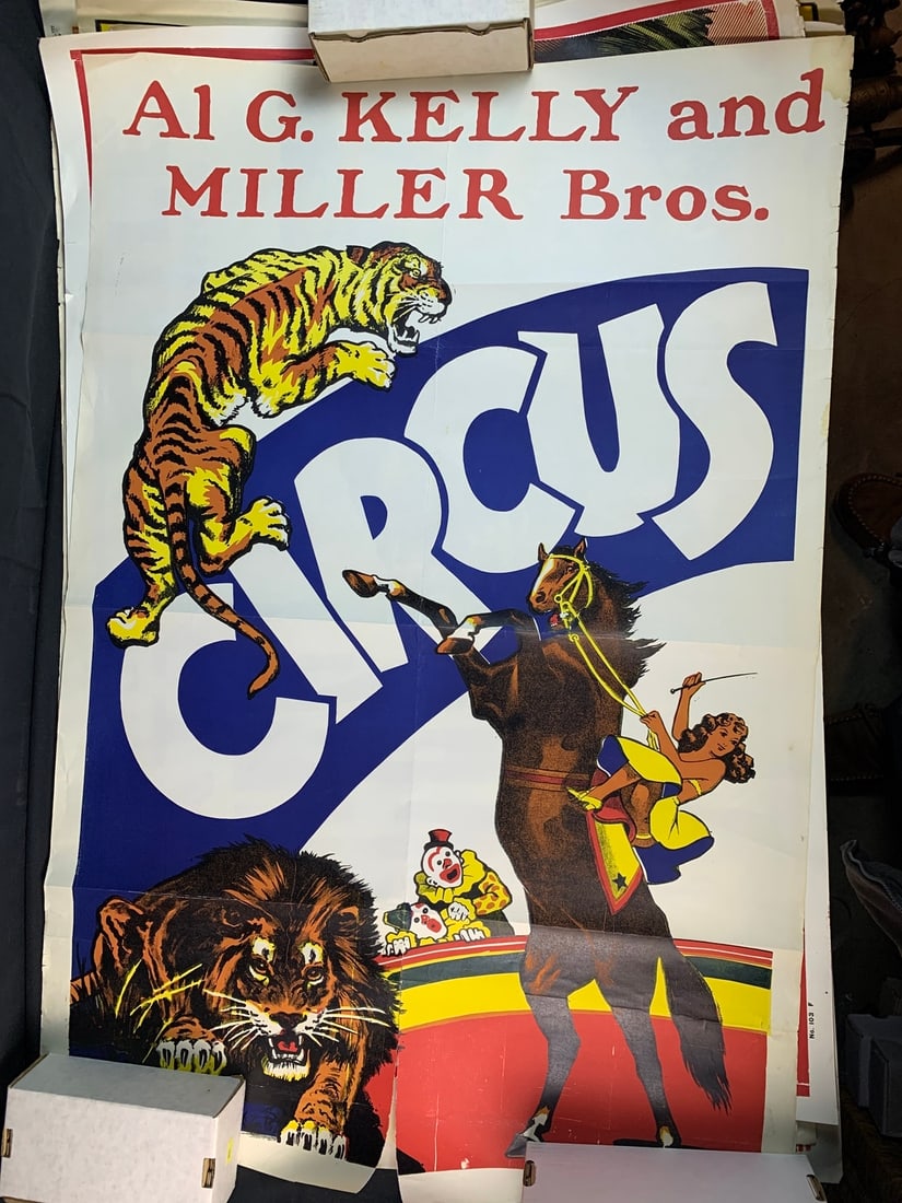 Mixed lot of vintage circus posters (1 of 10)