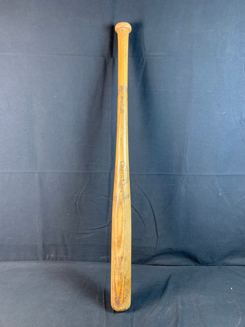 Original vintage Spaulding 120LL Mickey Mantle model little league bat (1 of 6)