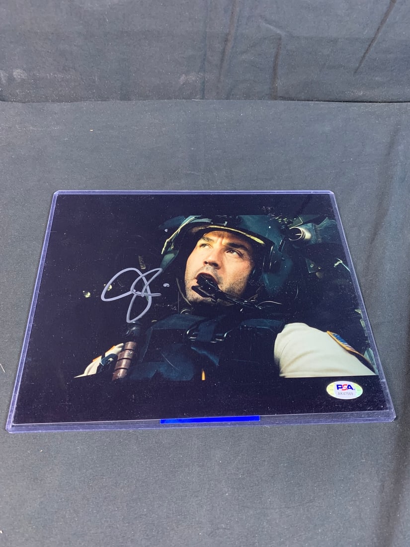Jeremy Piven Autographed Black Hawk Down Photo: PSA Certified 8x10"