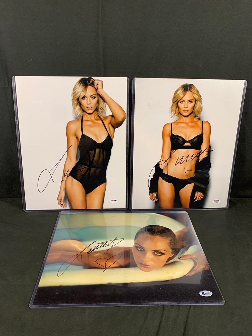 Laura Vandervoort Autographed photo lot (1 of 2)