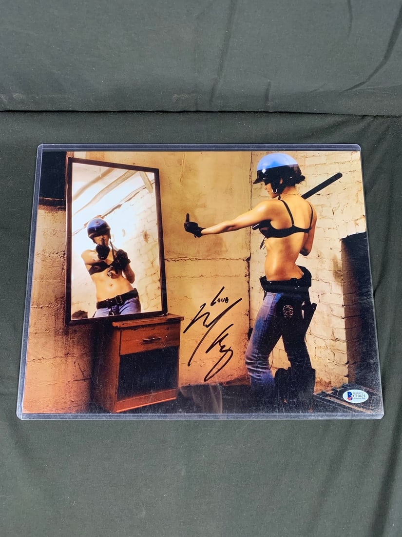 Michelle Rodriguez Autographed Photo: Beckett Certified. 11"x 14"