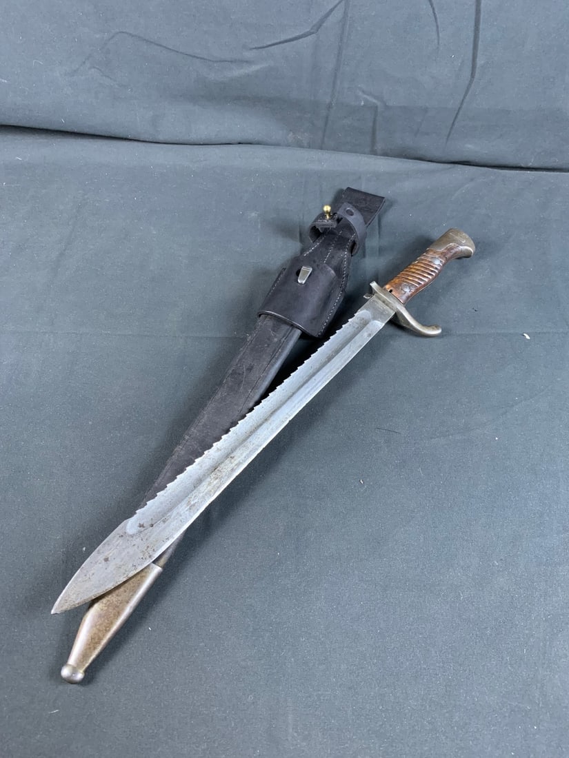 WW1 WWI M1898/05 German Sawback Bayonet with Scabbard and frog (1 of 12)