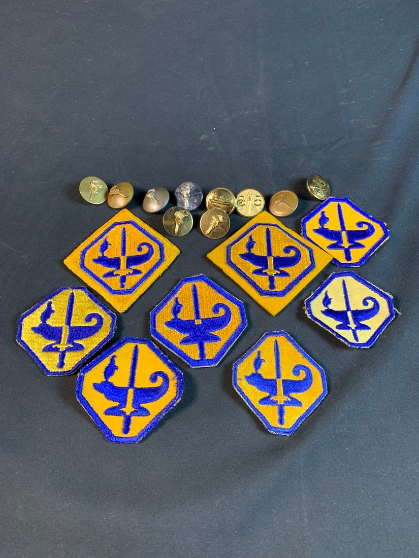Lot of WW2 WWII army specialized training Patches and ROTC Collar Disks: Lot includes a number of patch variations