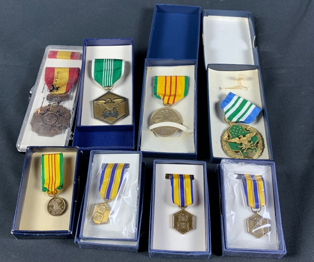 Mixed lot of Original Vietnam War Era medals in original boxes (1 of 3)