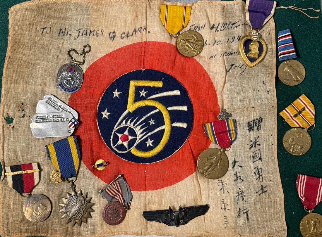 WWII B-25 5th AAF Air Gunner's Group - Medals (1 of 6)