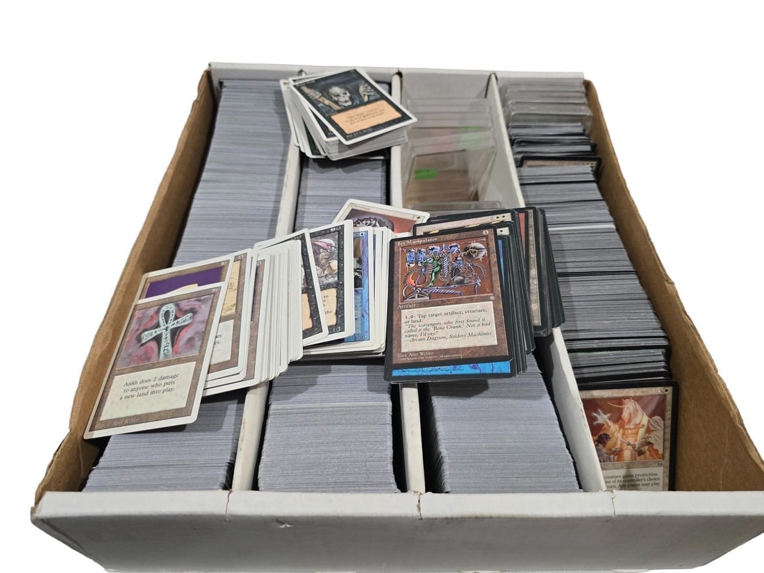 Massive Lot of Magic the Gathering Cards, looks to be commons and uncommons. Found some pokemon: See photo for details