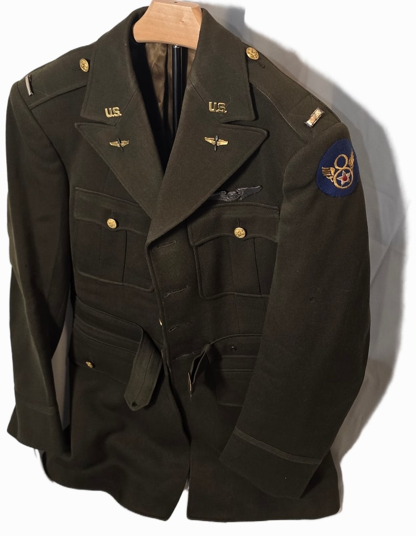 Beautiful and rare WWII Stubby 8th Navigator, named officer jacket (1 of 9)