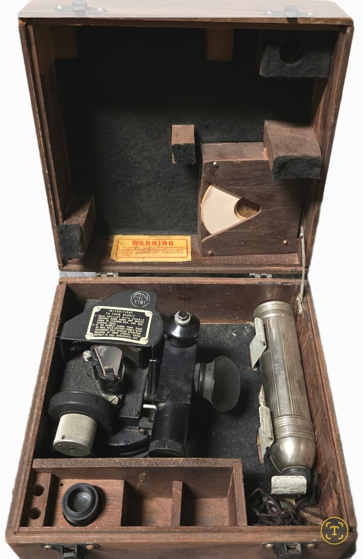 WWII Sextant US Air Corps (1 of 6)