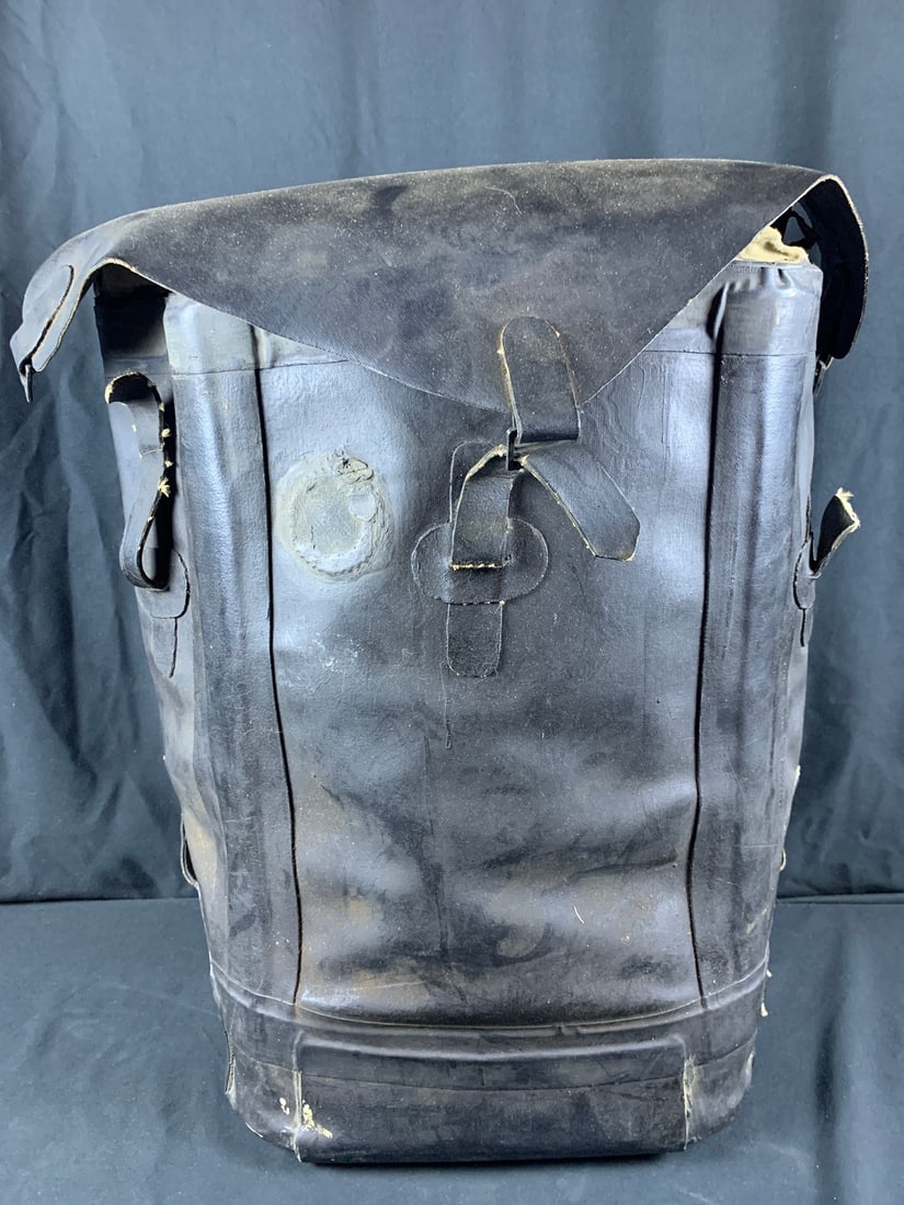 Original WW2 WWII Rubberized D-Day assault landing BG 160 Radio Pack: Please note this piece is tacky and will need to be cleaned or rubber treated. Note the tears and loose and/or missing straps on pack. Amazing original piece great for display. Pack is packaged with p