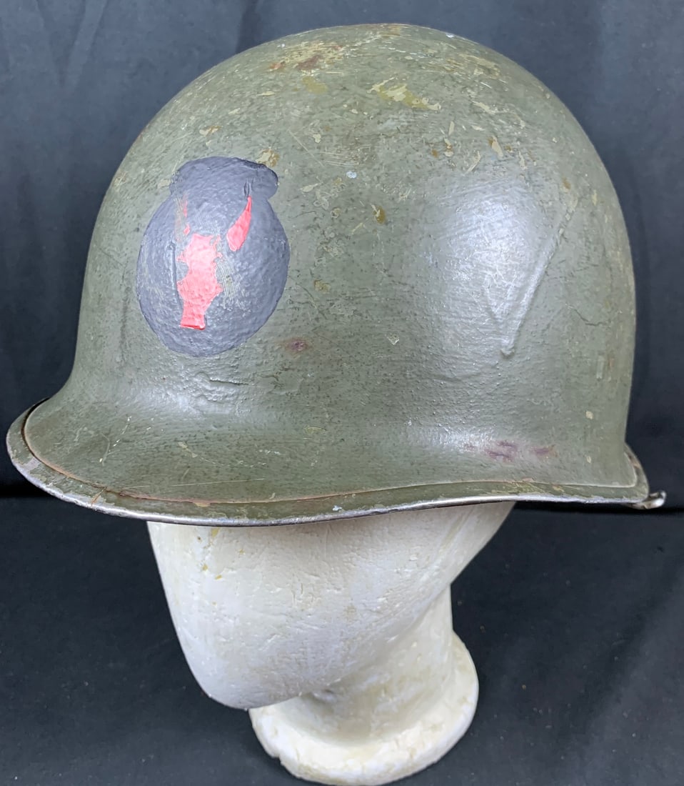 Hand painted WW2 WWII 34th division front seam swivel bale M1 helmet with Firestone Liner (1 of 15)