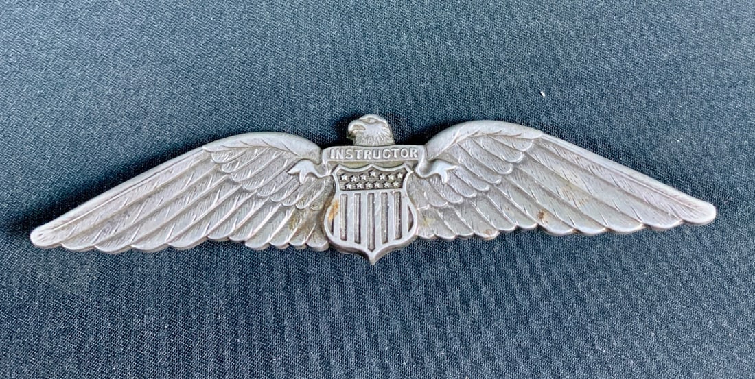 Early unmarked WW2 WWII CPT instructor wings.: Please note roller catch is broke
