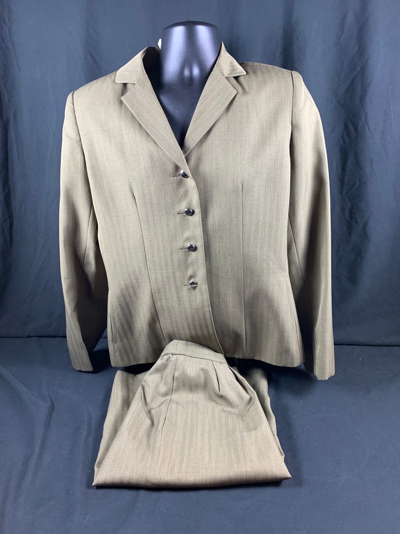 Incredible named Marvel Agent Carter Hayley Atwell Costume from Tv Series (1 of 9)