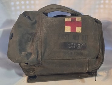 Vietnam First Aid Airplane Snap Bag Medical with Supplies