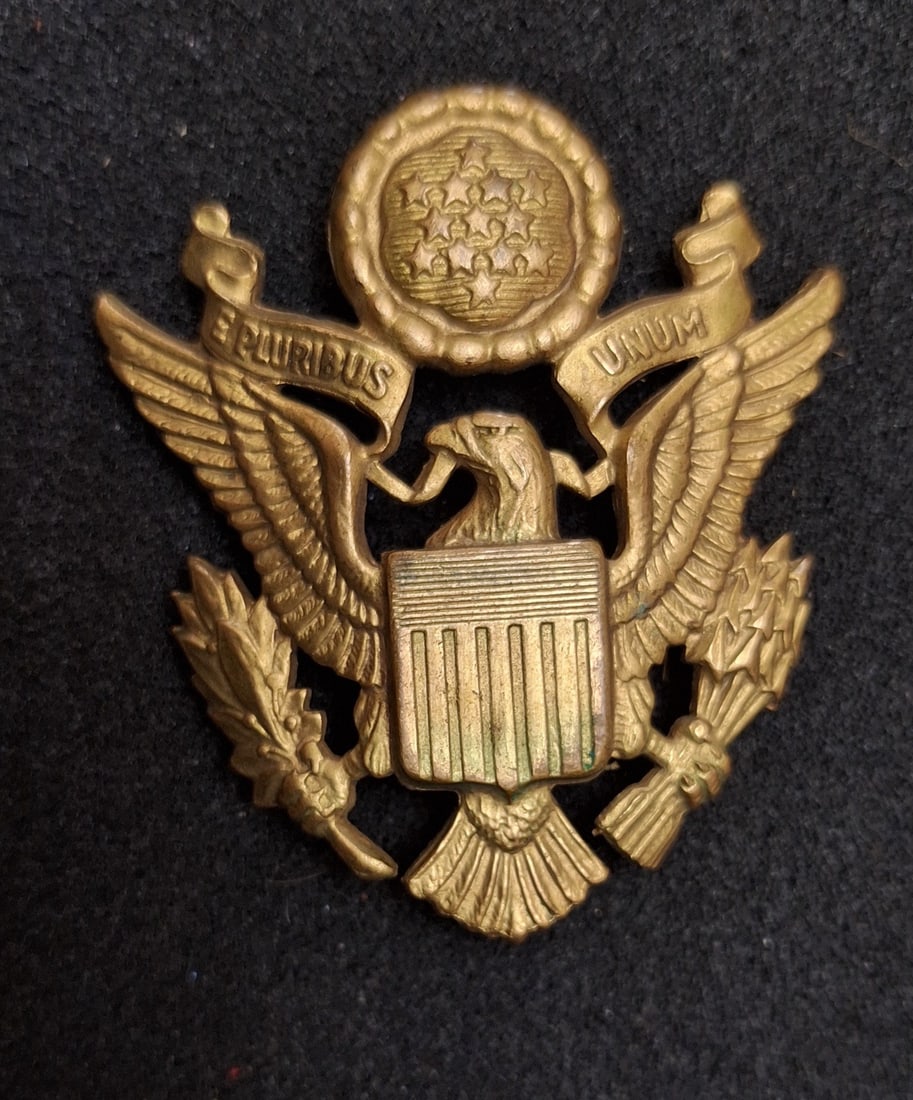 WWII Luxenberg made Officer Hat Badge: WWII Luxenberg Made Officers Hat Badge