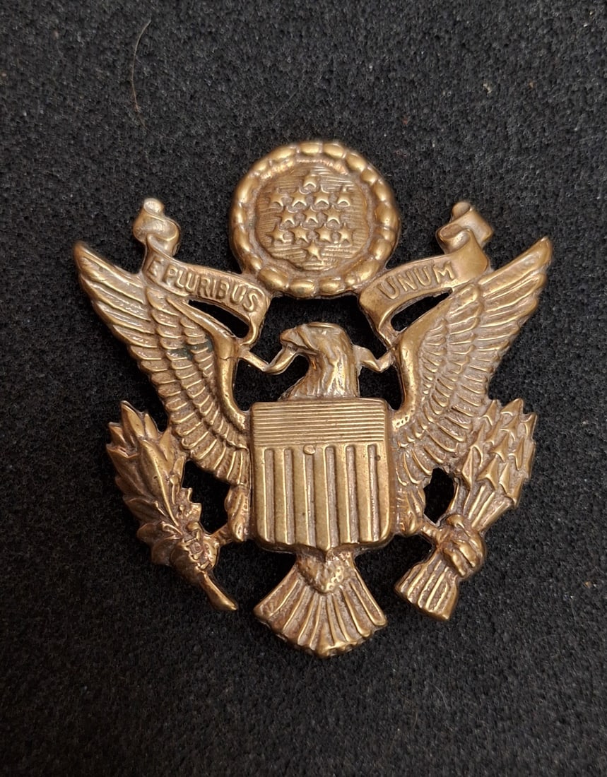 WWII Luxenberg made Officer Hat Badge: WWII Luxenberg Made Officers Hat Badge