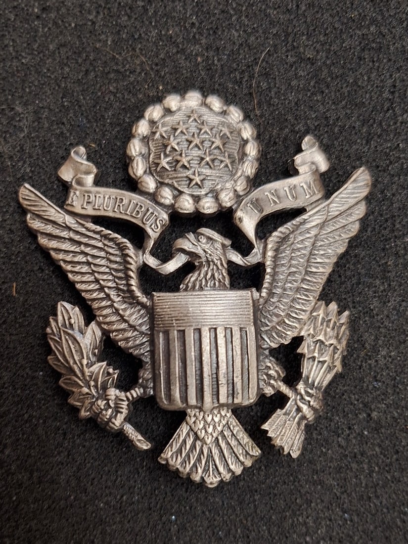 WWII Luxenberg made Officer Hat Badge: WWII Luxenberg Made Officers Hat Badge