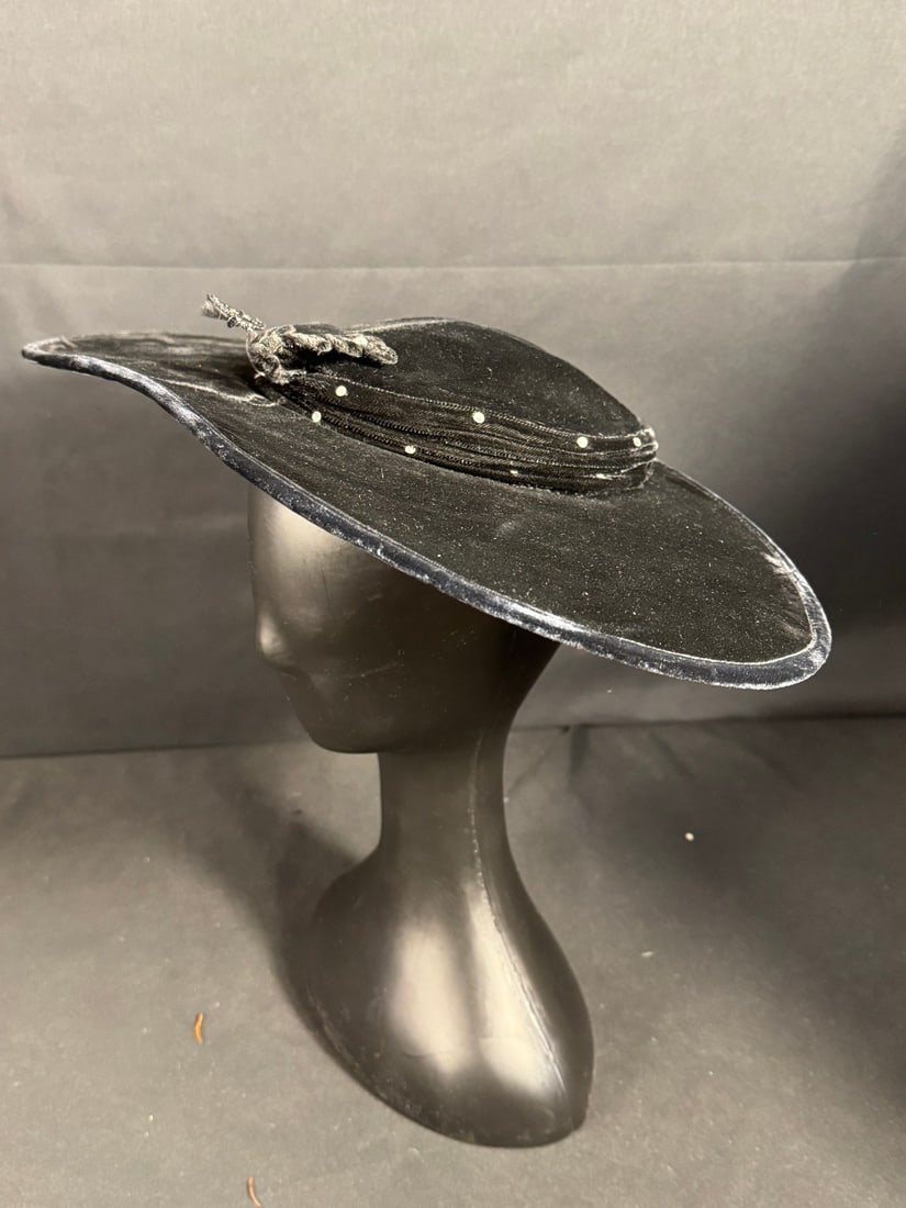 1940s Vintage D'Youvile Women's Wide Brim Hollywood Hat: Stunning high fashion 1930s - 1940s original wide brim flat cover by Gerber. Velvet with pearl accents. In fine condition