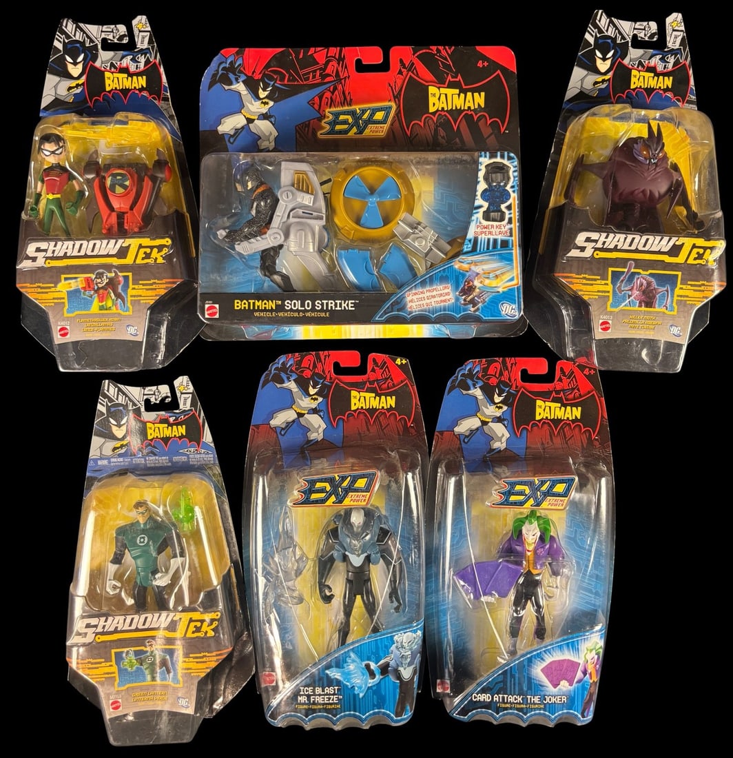 The Batman Exp and Shadow Tek Action Figures With Solo Strike Vehicle by Mattel: A collection of seven items from -The Batman- animated series, manufactured by Mattel under license from DC Comics, dating to the mid-2000s. This lot comprises six unopened, carded plastic action figu