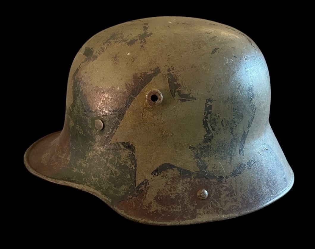 WWI German M16 Camo Helmet (1 of 5)