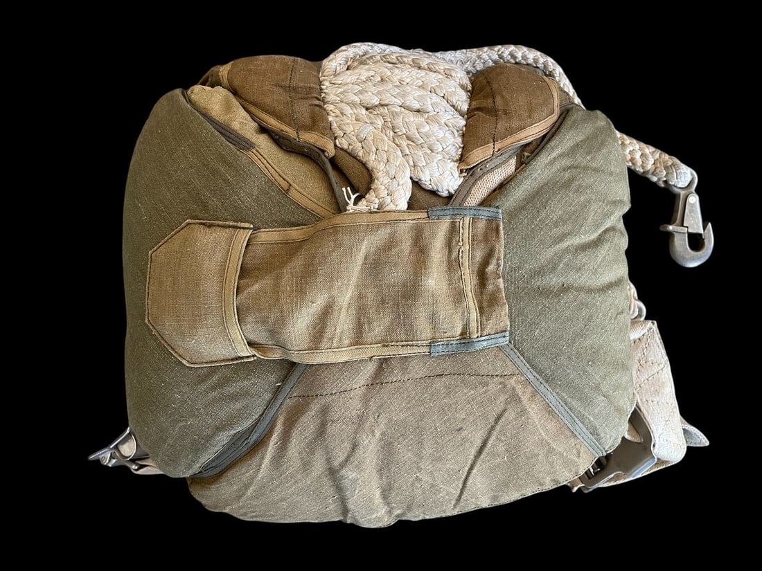 WWII German Paratrooper Fallschirmjager Camo Parachute with Bag and Log Book (1 of 15)