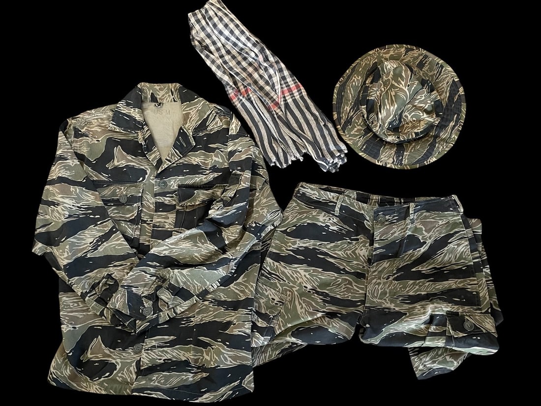 Vietnam Era Tiger Stripe Uniform, Boonie Hat and Suite (1 of 7)
