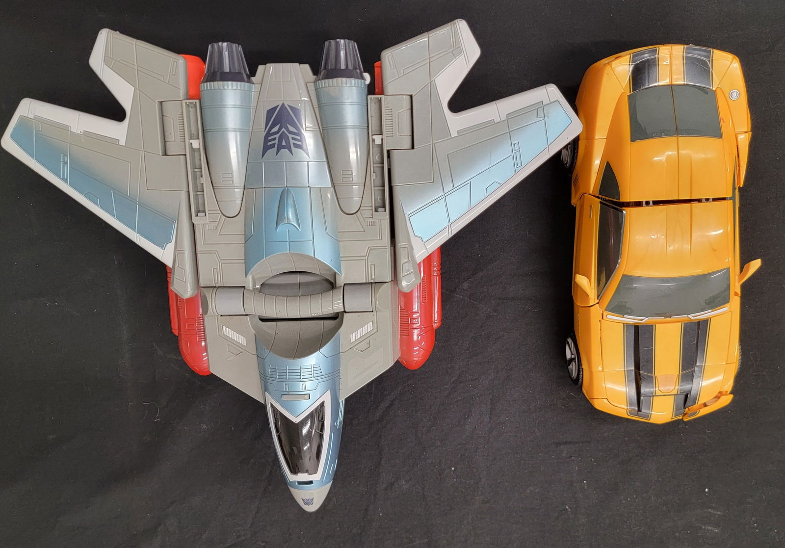 Hasbro Transformers and Star Wars Transformers Action Figures Including Starscream Barrel Roll (1 of 4)