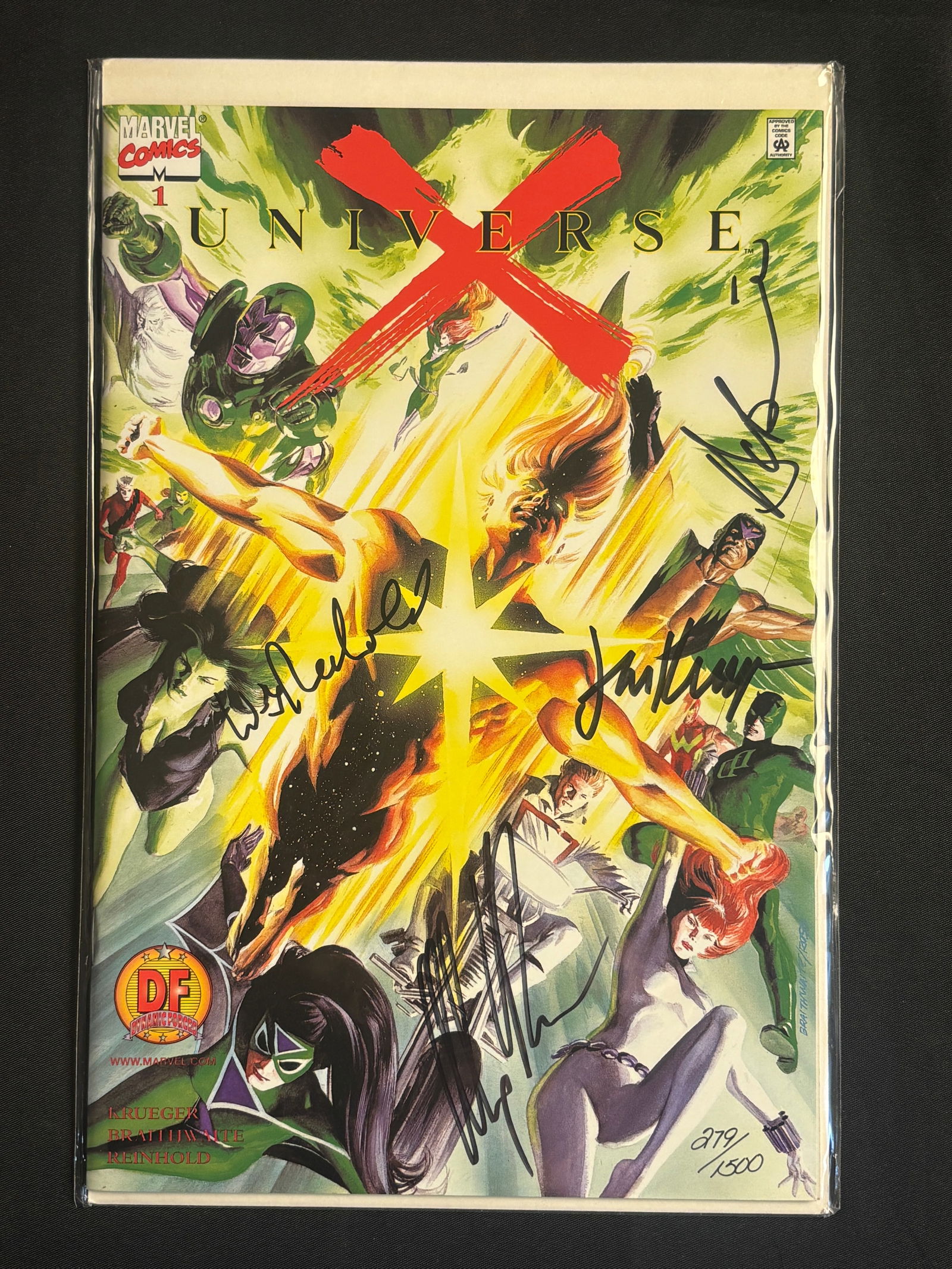 Marvel Universe X 1 Dynamic Forces Exclusive Painted Cover Signed Limited Edition Comic (1 of 2)
